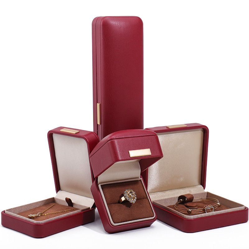 Floating Effect Red PU Leather Luxury Jewelry Packaging Box Set with Gold Bar