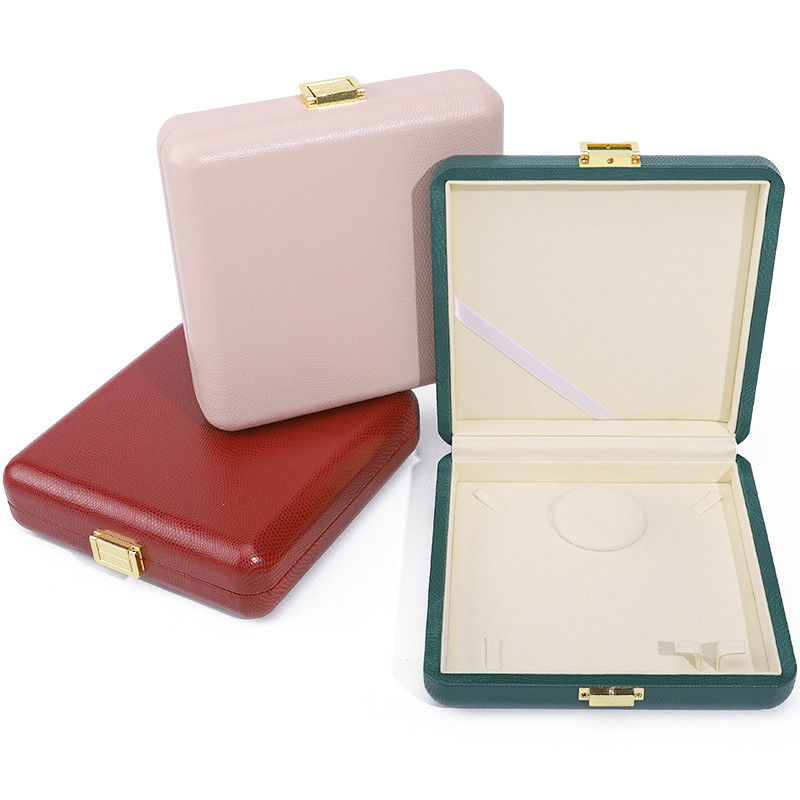 Spacious Space Faux Leather Luxury Organizer Handy Travel Jewelry Case with Clasps Fasten