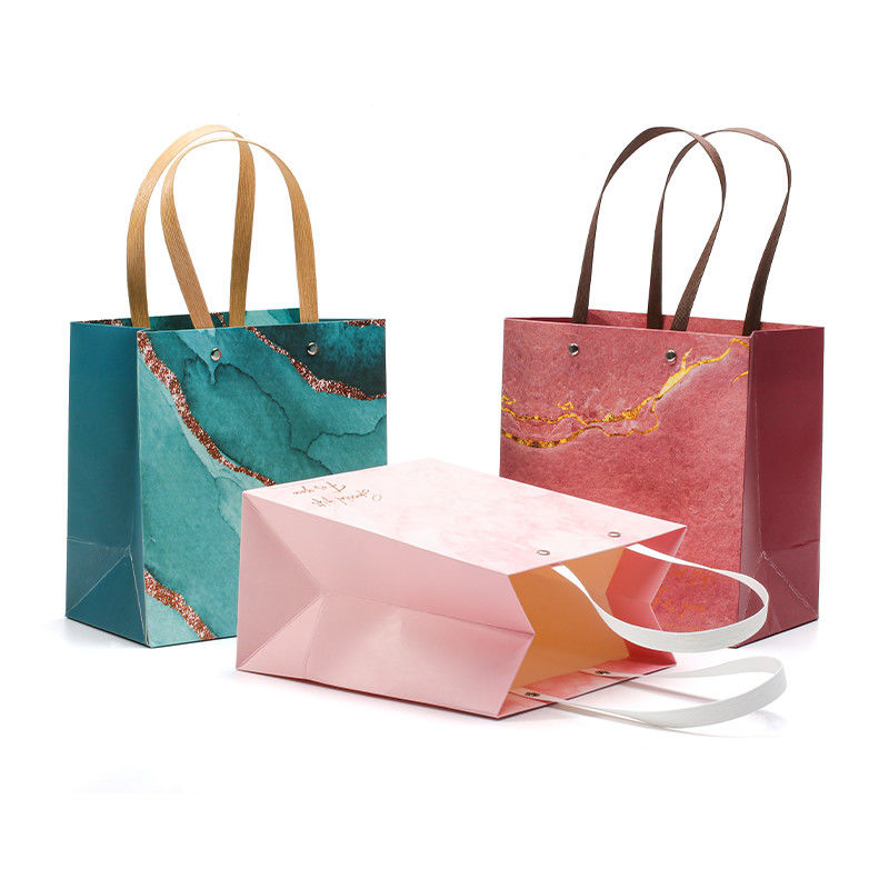 Upscale Luxurious Firm Cardboard Paper Tote Bag Luxury Packaging With Handles