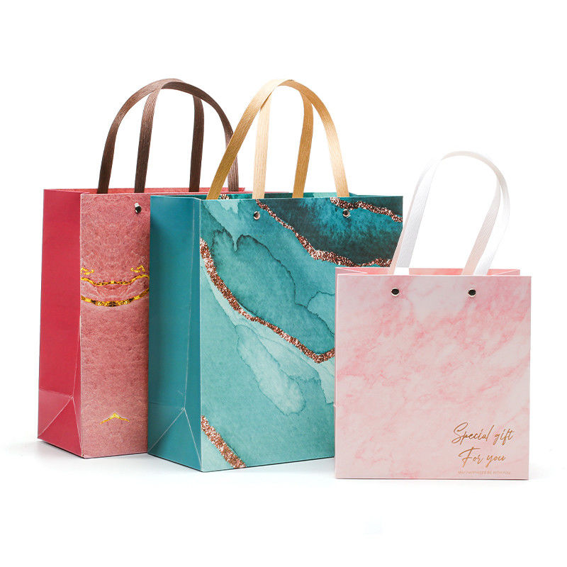 Upscale Luxurious Firm Cardboard Paper Tote Bag Luxury Packaging With Handles