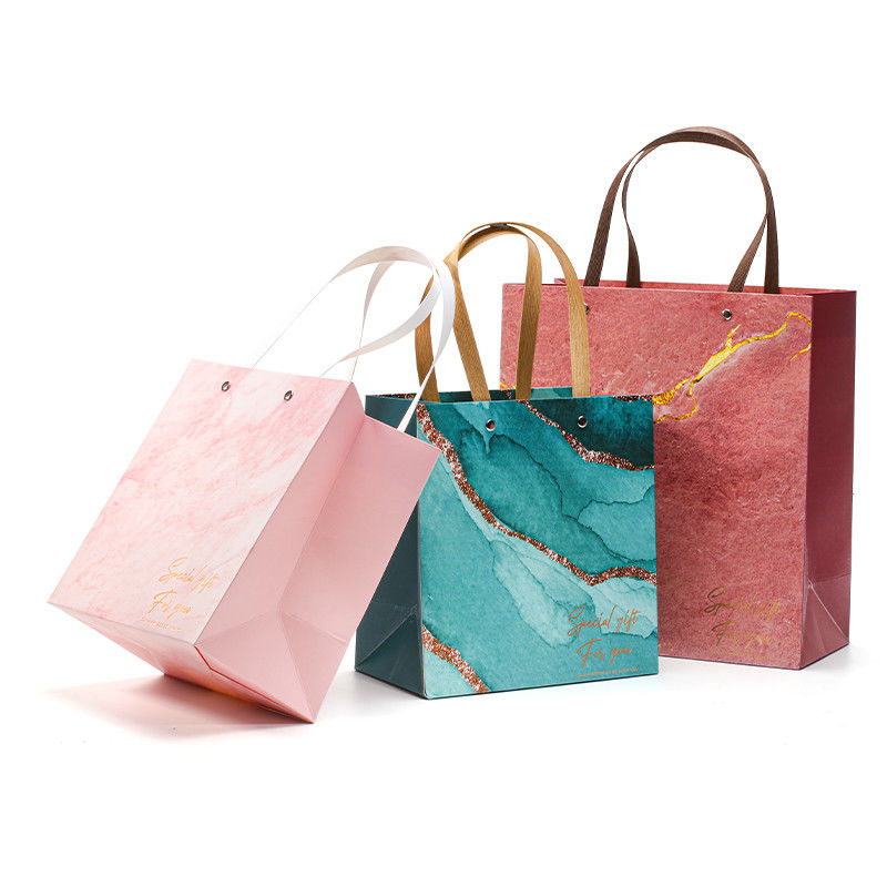 Upscale Luxurious Firm Cardboard Paper Tote Bag Luxury Packaging With Handles