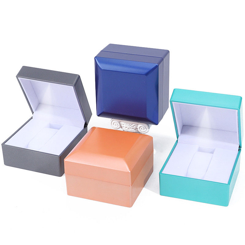 Handmade Gorgeous Mini Watch Luxury Packaging Box Protection Convex Holder for Men