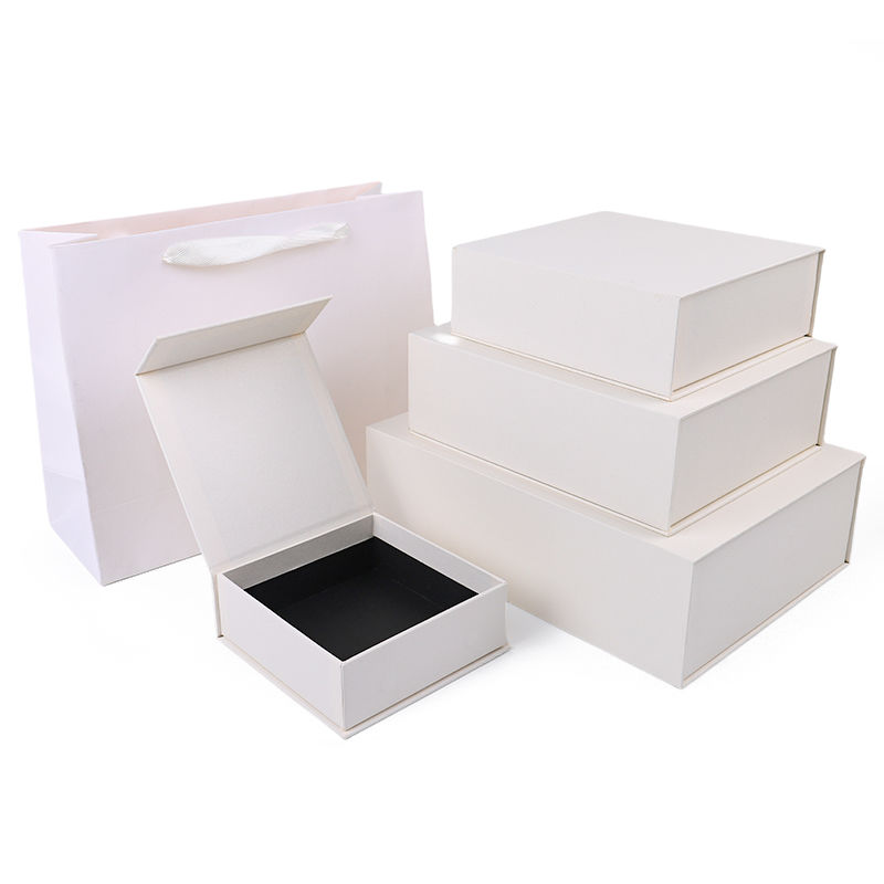 Paper jewelry Gift Box Packaging Eco Friendly Cardboard white Magnetic Jewelry Box