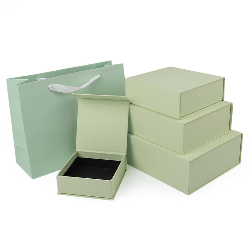 Paper jewelry Gift Box Packaging Eco Friendly Cardboard green Magnetic Jewelry Box