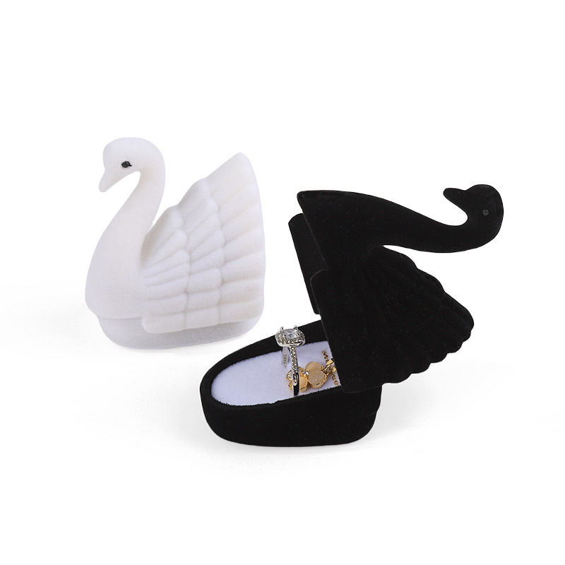 personalized premium velvet swan ring box jewelry packaging for Holiday gifts