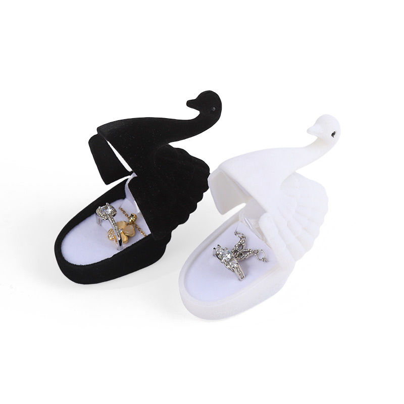 personalized premium velvet swan ring box jewelry packaging for Holiday gifts