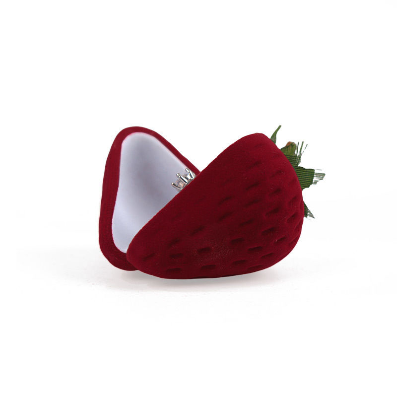 personalized hign quality strawberry red velvet  jewelry box for ring