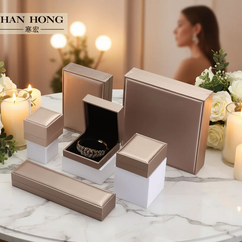 Square Grain Faux Leather Jewelry Box , Elegant Brushed Jewelry Packaging Box OEM