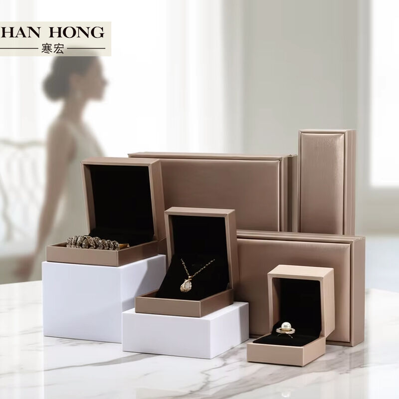Square Grain Faux Leather Jewelry Box , Elegant Brushed Jewelry Packaging Box OEM