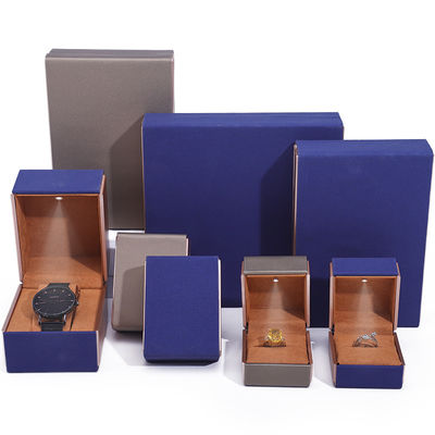 OEM Logo Eye Catching Velvet Jewelry Packaging Set with LED Light Soft Touch Lining